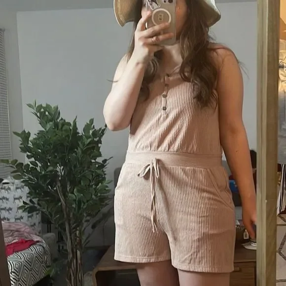 Sand Dunes Romper. NWOT - Picture 2 of 6